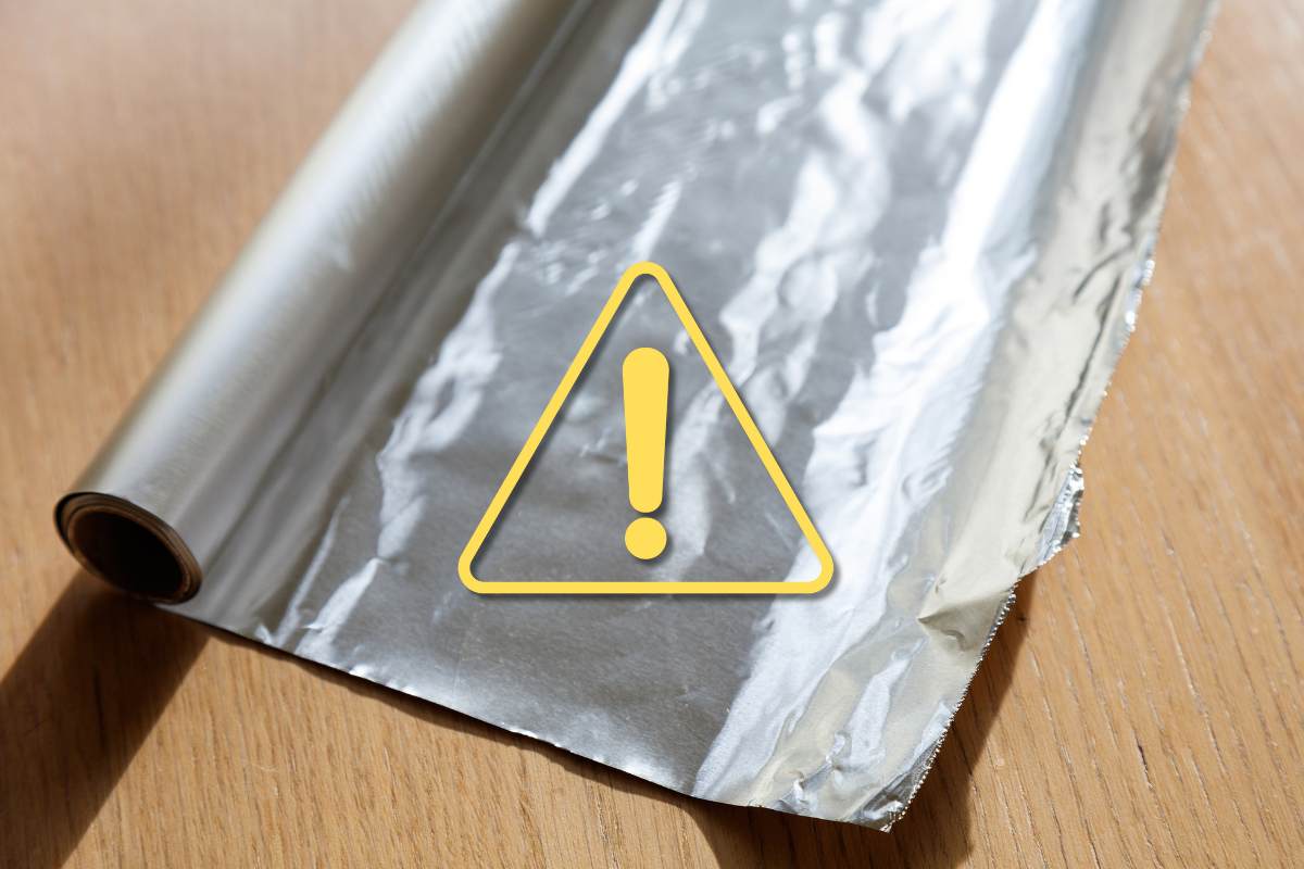 Carta stagnola, protegge gli alimenti ma può danneggiare i reni: il Comitato per la Sicurezza Alimentare lancia la sentenza