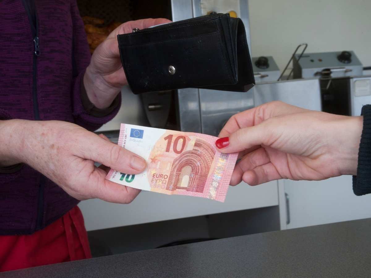 Nuovo limite sull’uso dei contanti: la decisione dell’Ue
