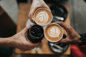 tre tazze di caffè diversi