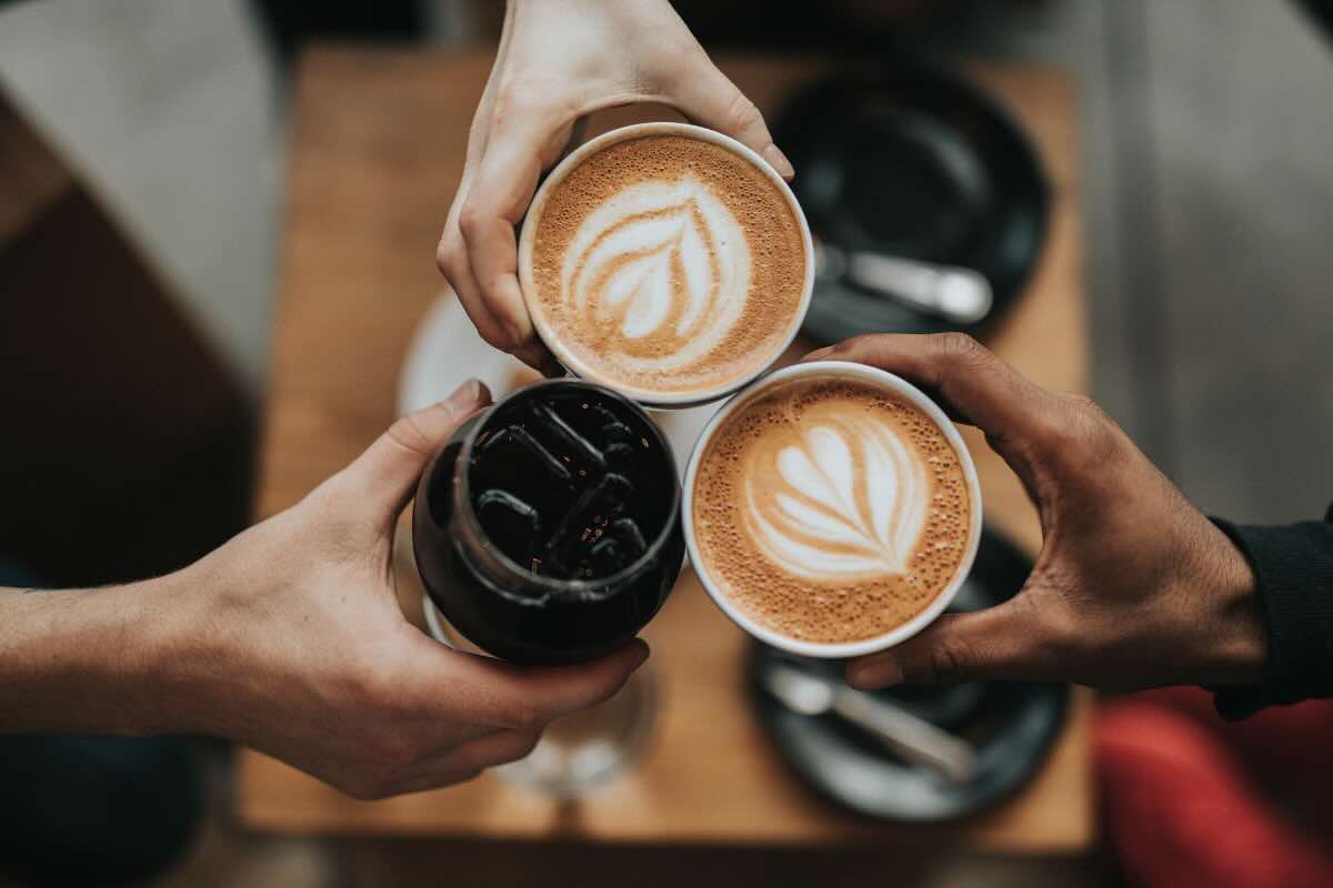 tre tazze di caffè diversi