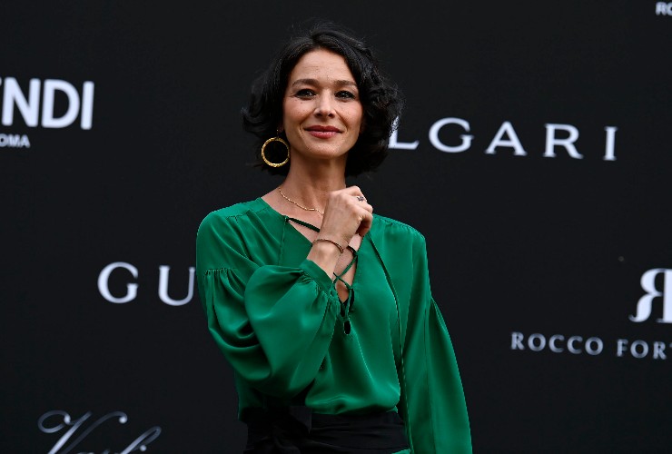 nicole grimaudo posa per i fotografi