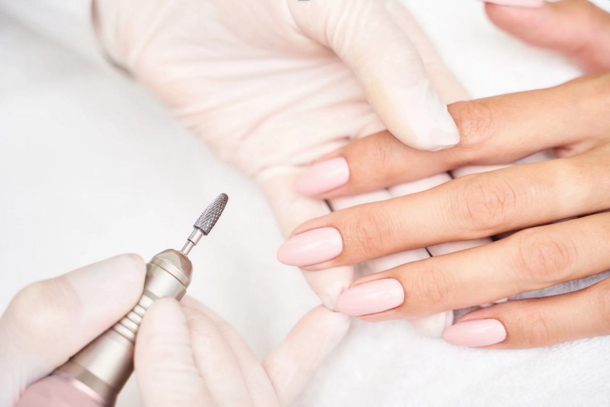 Unghie con gel rosa cipria