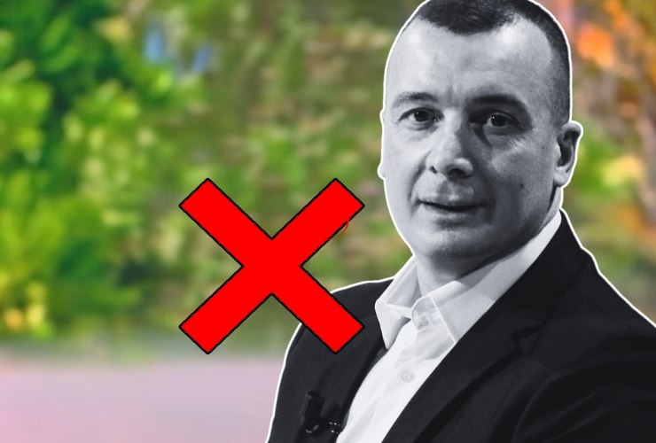 Rocco Casalino e croce rossa