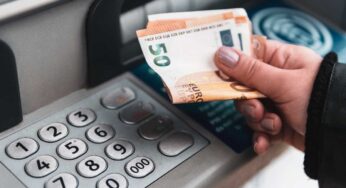 Prelievo di contanti, arriva la multa in questi casi: quando scatta