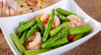 Gamberi e asparagi, la combo perfetta in una ricetta dal gusto unico