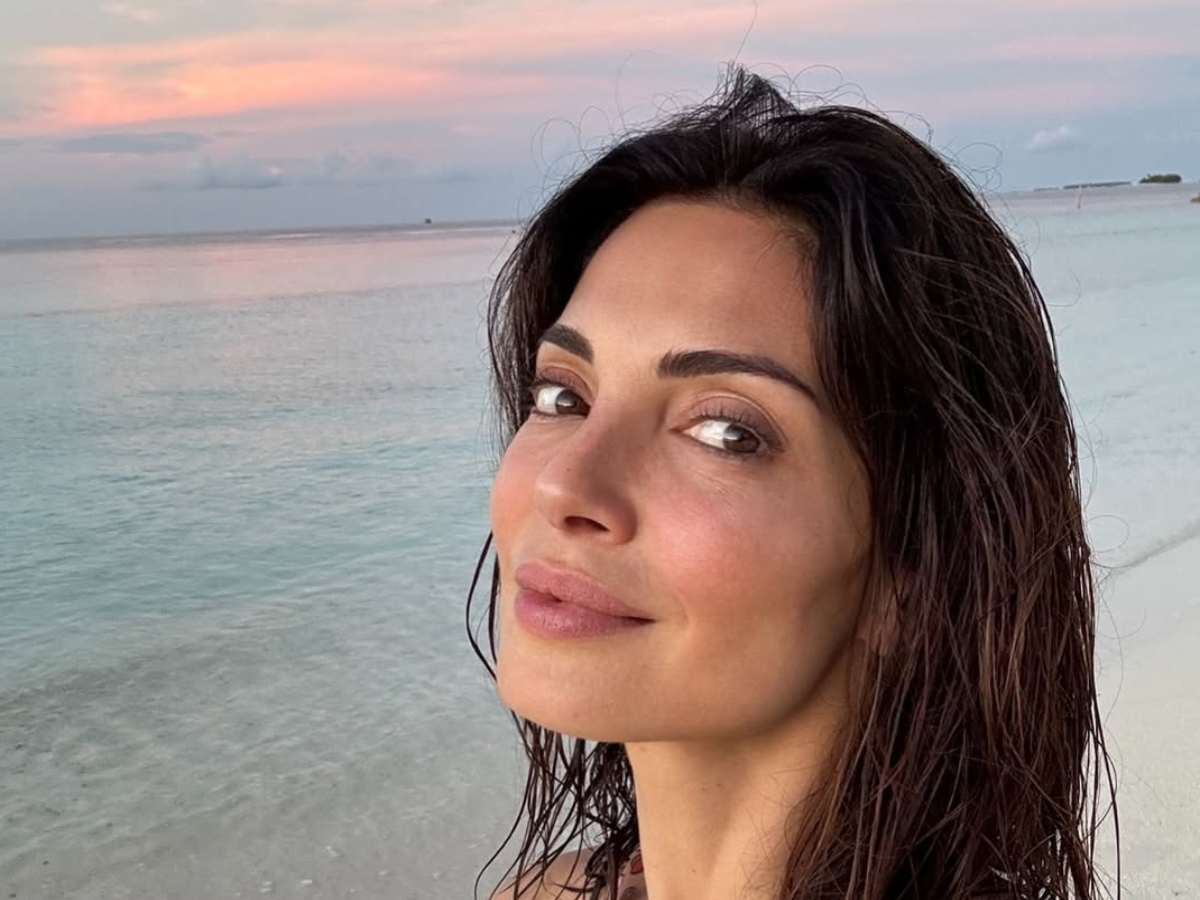 Alessia Mancini in versione casalinga senza trucco e in pigiama: web in delirio – Video