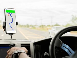 navigatore impostato alla guida