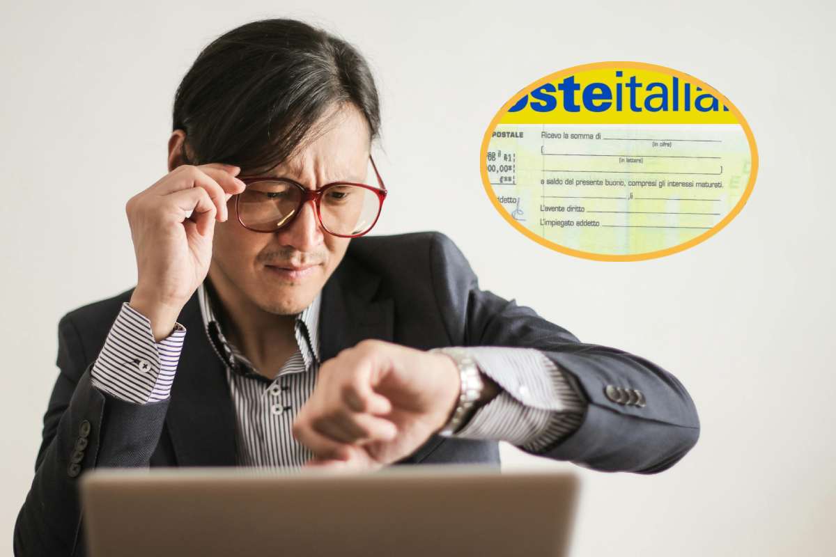 Uomo che guarda preoccupato l'orologio