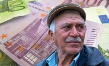 sfondo banconote euro e anziano