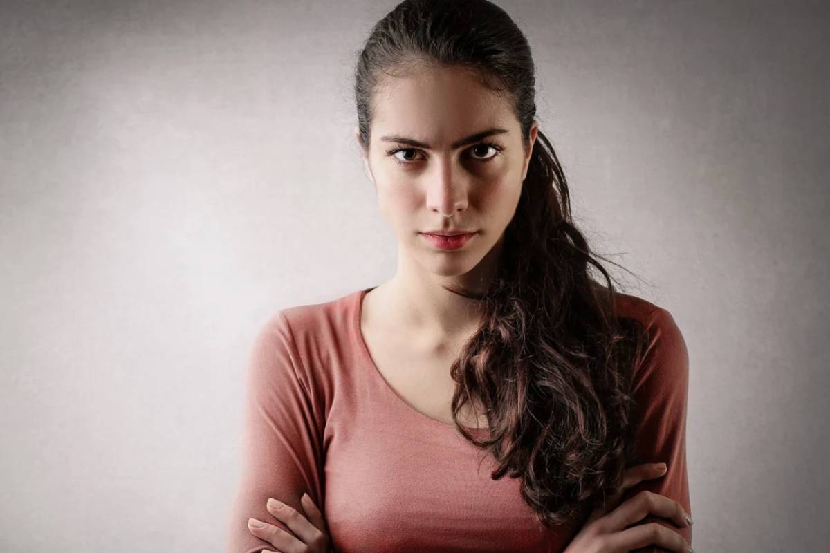 Tendi a urlare quando sei arrabbiato? Ecco come tenere sotto controllo la situazione: cinque consigli che ti cambieranno la vita