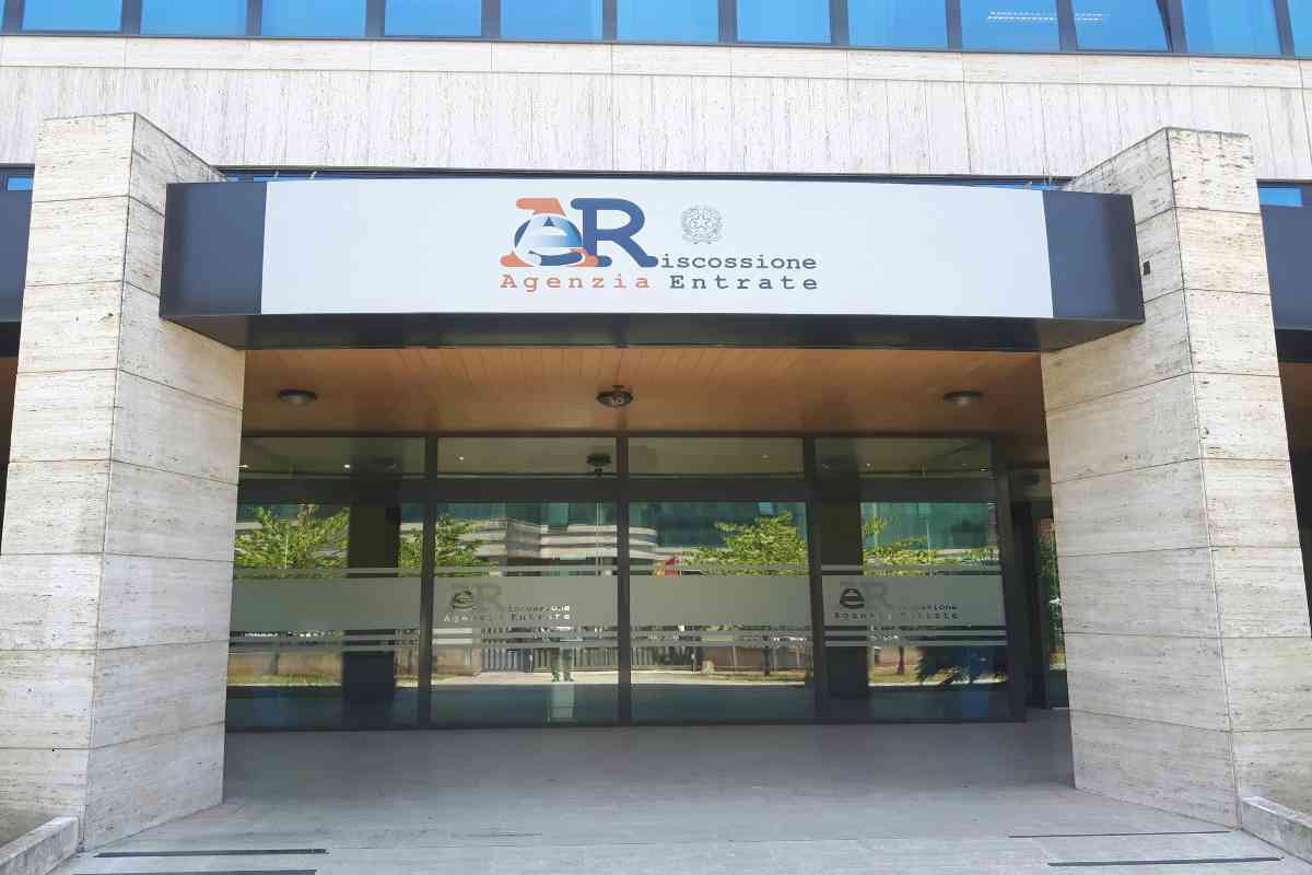 Esterno della sede centrale dell'Agenzia delle entrate