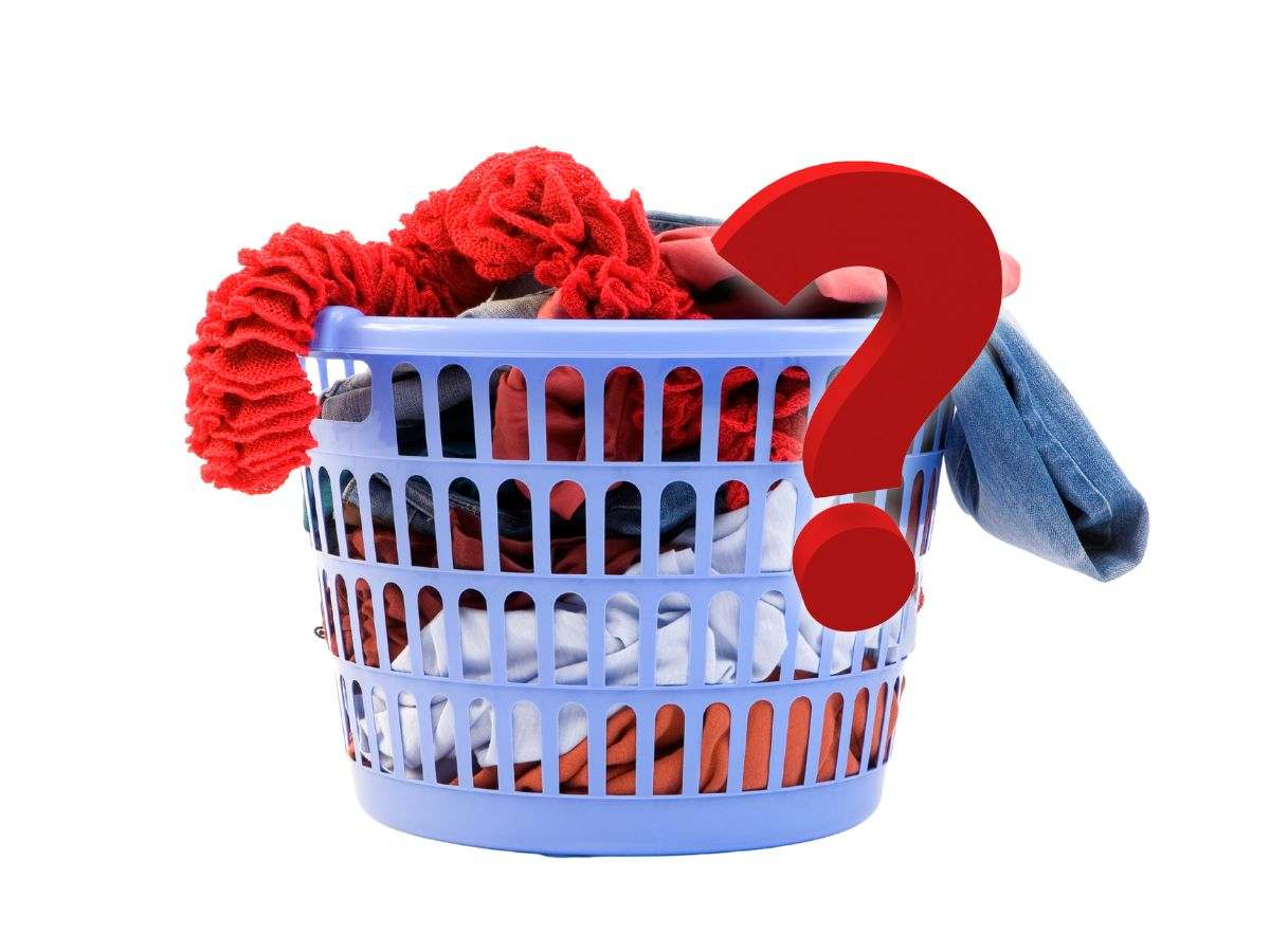 Sai perché le ceste del bucato hanno sempre tanti fori? La risposta è davvero sorprendente