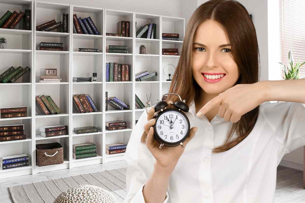 libreria donna orologio