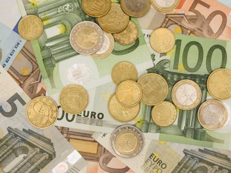 banconote e monete euro