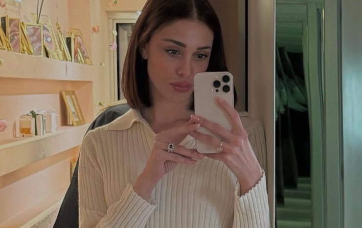 Selfie allo specchio di Belen Rodriguez