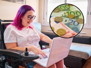 sfondo ragazza disabile e tondo con banconote e monete euro