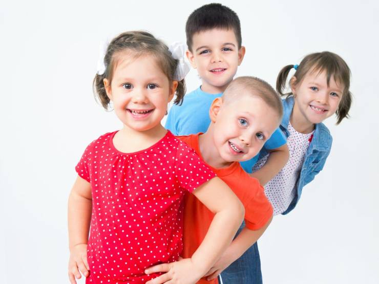bambini in fila