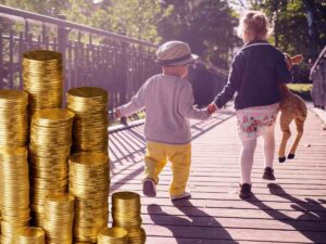 sfondo bambini e monete euro