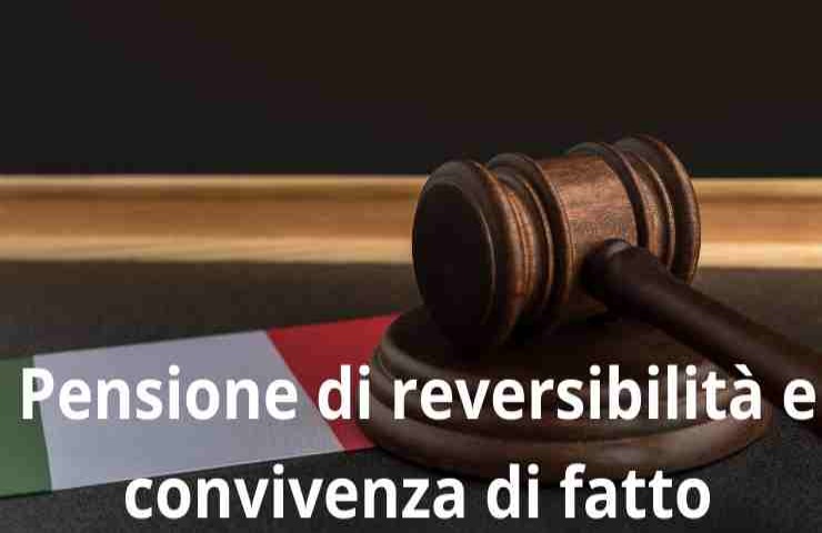 Martelletto giudice e scritta pensione di reversibilità e convivenza di fatto