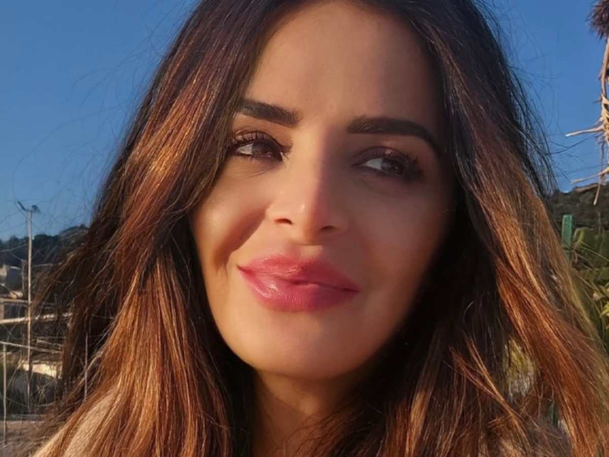 Roberta Di Padua, lo scatto accende la polemica: commenti pesantissimi “mantenuta”