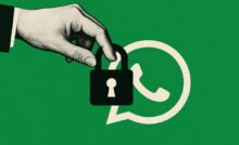 Illustrazione simbolo WhatsApp e mano che tiene un lucchetto