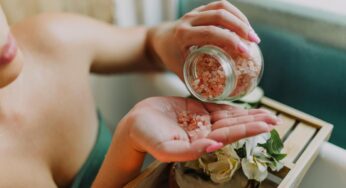 Se ami i sali da bagno sappi che puoi prepararli anche da sola: bastano pochi ingredienti
