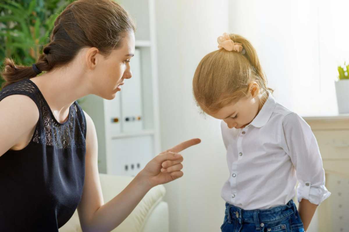 mamma rimprovera figlia