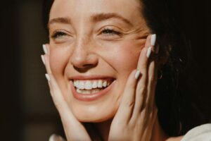 Sorriso di ragazza in primo piano