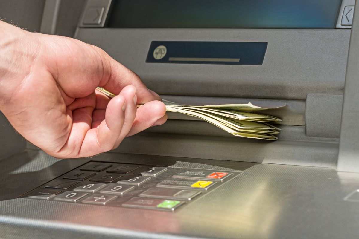 Allarme bancomat, molti sono da evitare: hanno scoperto che…