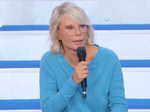 Maria De Filippi negli studi di Uomini e Donne