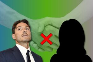 Mani che si stringono, Pier Silvio Berlusconi, croce rossa, sagoma femminile