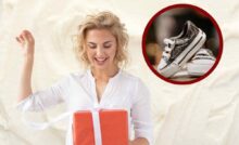 Scatola regalo e scarpette bimbo