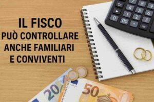 Calcolatrice, foglio, penna ed euro