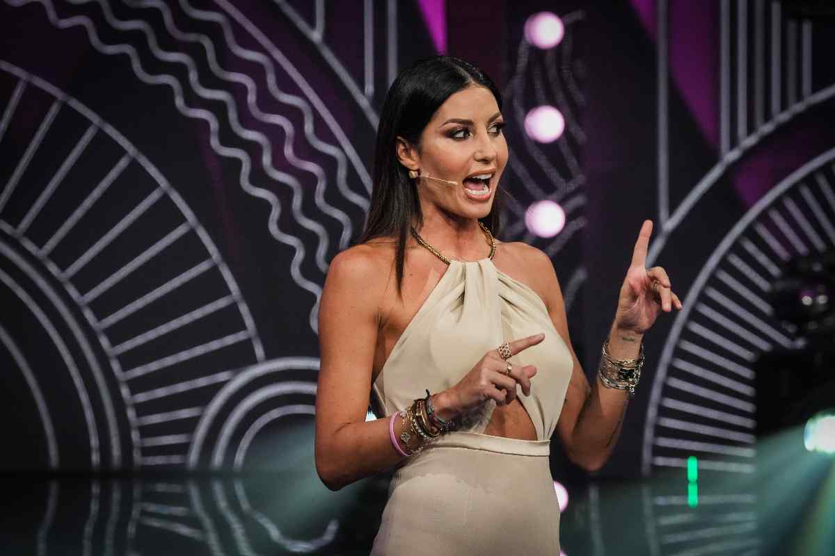Elisabetta Gregoraci che parla