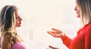 Dai spesso consigli agli altri ma non li segui tu per primo? Ecco perché lo fai secondo la psicologia
