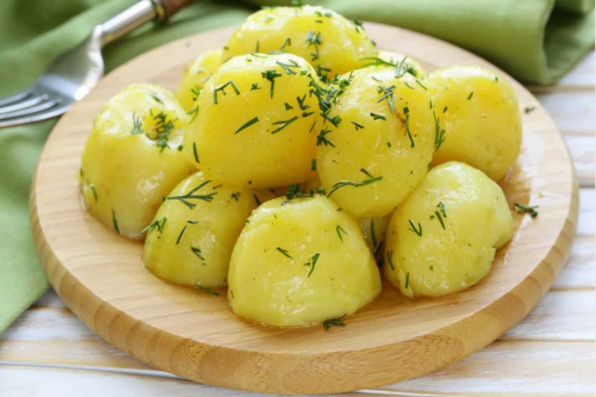 Piatto di patate bollite