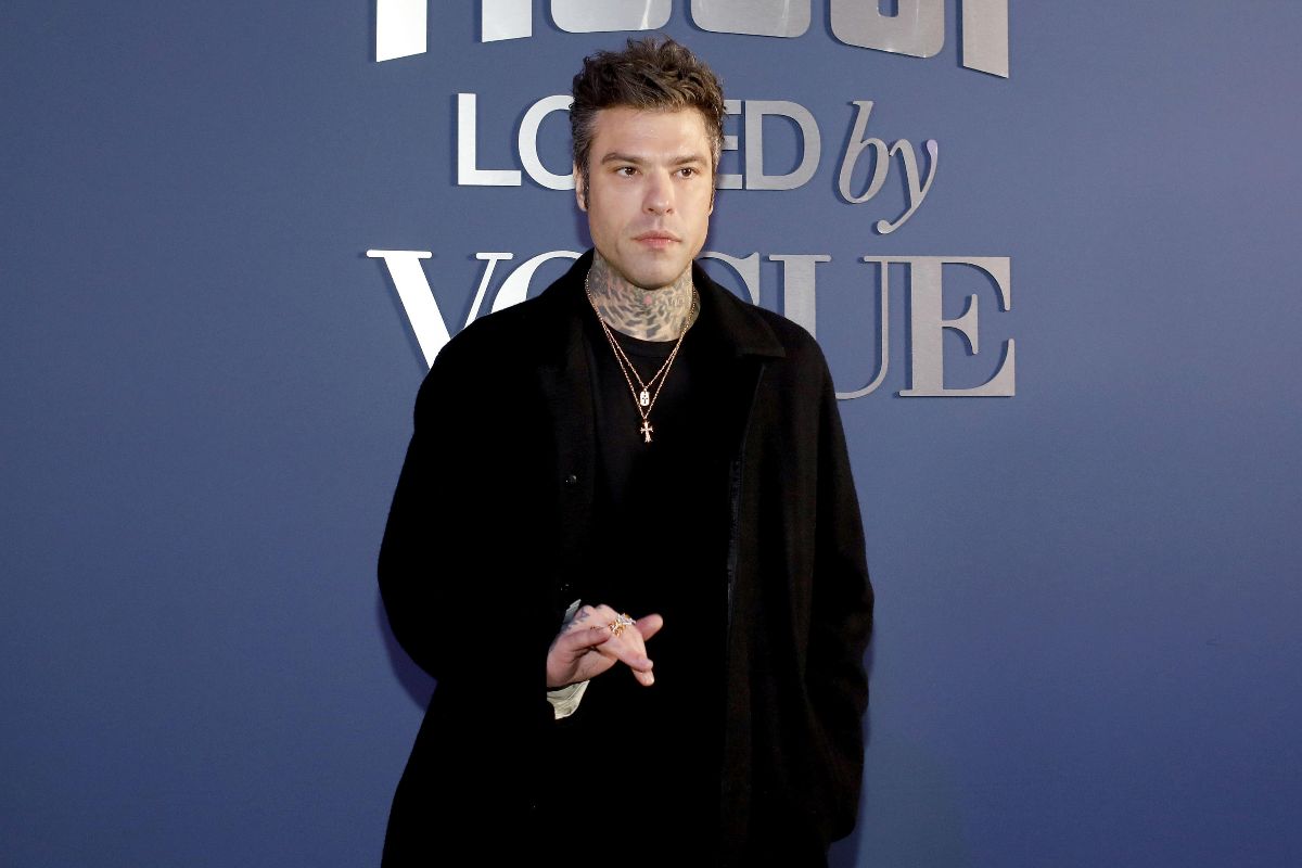 “Io incastrato con l’intelligenza artificiale”, Fedez allo scoperto smentisce la foto con lei
