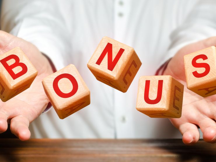 dadi in legno con scritta bonus