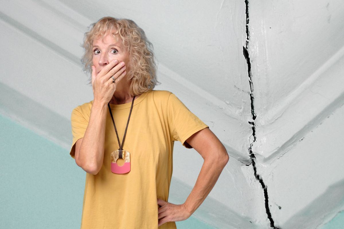 Crepa nel soffitto? Così la elimini senza lavori costosi